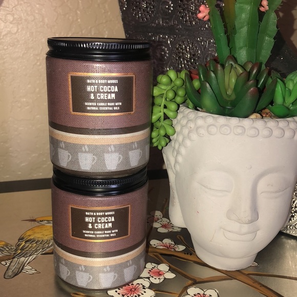COPY - Bath and Bodyworks hot cocoa and cream one wick candle - Picture 2 of 4